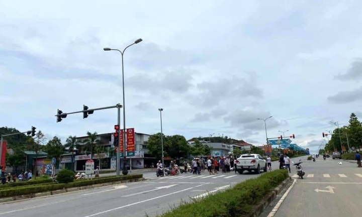 Khởi tố nữ thanh tra ở Lào Cai lái xe vượt đèn đỏ tông chết người