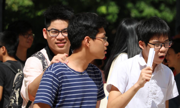 Thi Toán trường THPT chuyên Sư phạm: Thí sinh phấn khởi khi đề 'dễ ăn điểm cao'