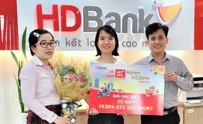 64 khách hàng HDBank may mắn nhận giải 'Tải App HDBank – Rinh Vespa sành điệu'