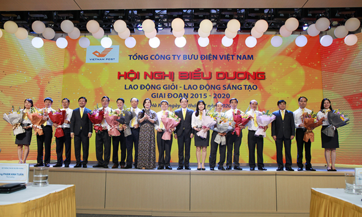 Vinh danh 79 cá nhân tiêu biểu đóng góp vào sự đổi mới của Vietnam Post