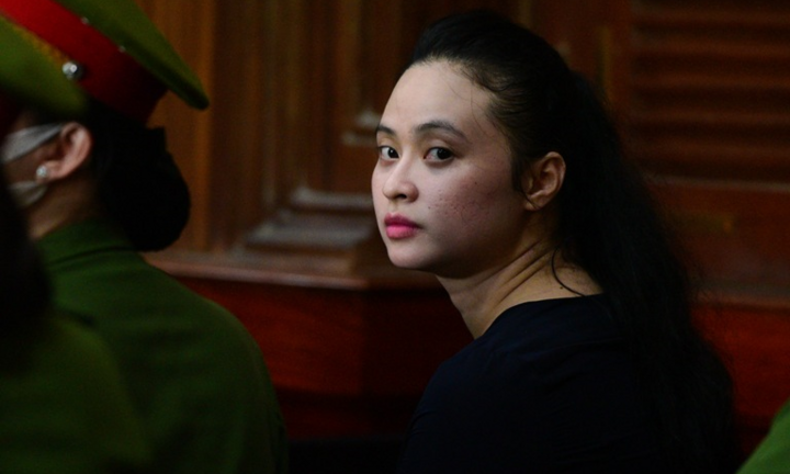 Hot girl Ngọc 'Miu' đề nghị toà trả lại xe Mercedes