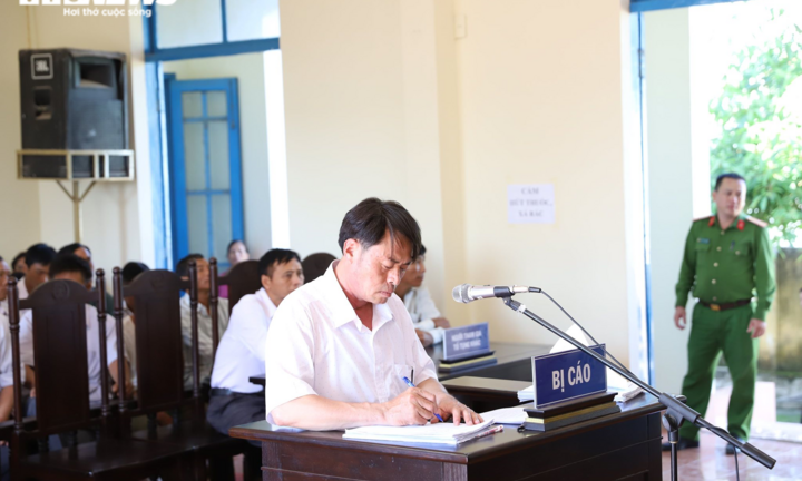Rút một phần truy tố với Chủ tịch xã gây thiệt hại ngân sách hơn 300 triệu đồng