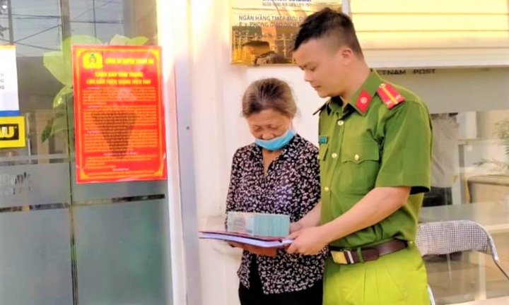 Tự xưng là cán bộ tư pháp, gọi điện thoại dọa nạt để chiếm gần 600 triệu đồng