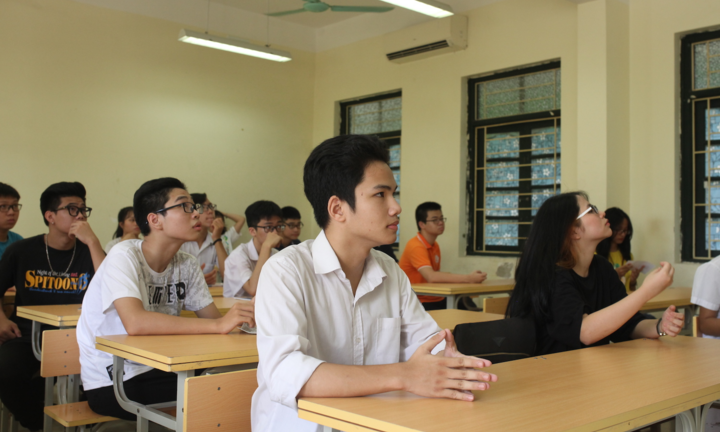 446 thí sinh vắng mặt, 3 em vi phạm quy chế thi ở môn đầu tiên vào lớp 10 Hà Nội