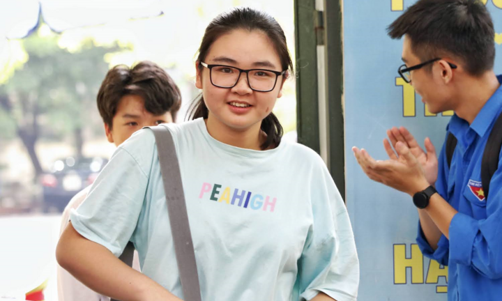 Đề tiếng Anh vào lớp 10 dễ, thí sinh lo 'mưa' điểm 10, điểm chuẩn cao