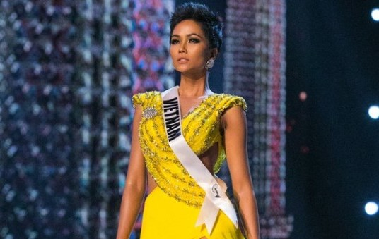 Fanpage ASEAN vinh danh H'Hen Niê là 'niềm tự hào của Đông Nam Á'