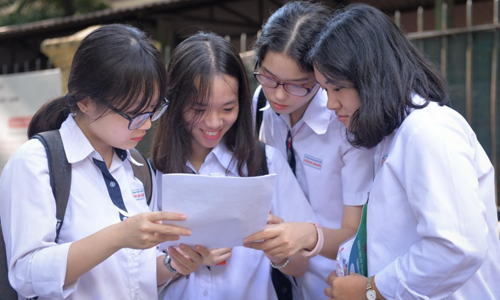 Đề thi môn Vật lý vào lớp 10 trường chuyên công lập tại Hà Nội
