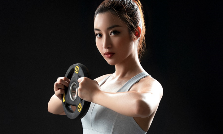 Hoa hậu Đỗ Mỹ Linh truyền cảm hứng qua bộ ảnh năng động cùng KINGSPORT