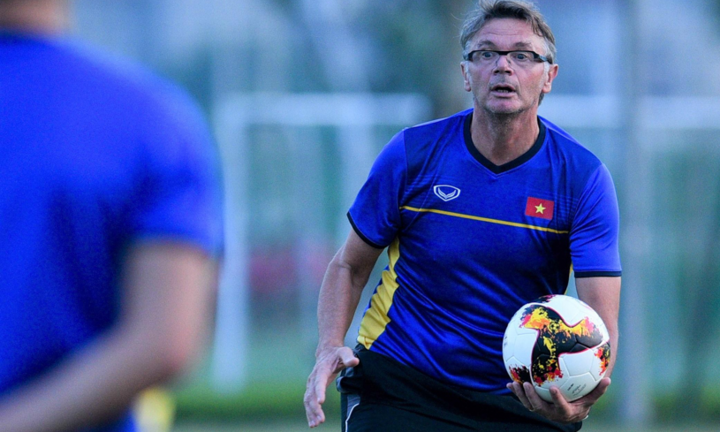 Chọn HLV vĩ đại nhất giải châu Á: HLV U19 Việt Nam và huyền thoại Brazil lép vé