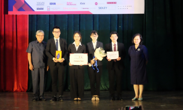 Đại học Luật Hà Nội giành ngôi Quán quân Cuộc thi FDI Moot 2020