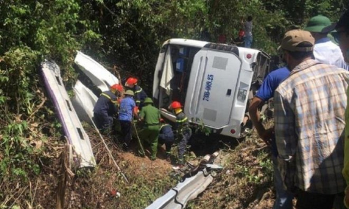 Lật xe chở cựu học sinh họp lớp: Bộ Y tế điều tổ cấp cứu đặc biệt vào Quảng Bình