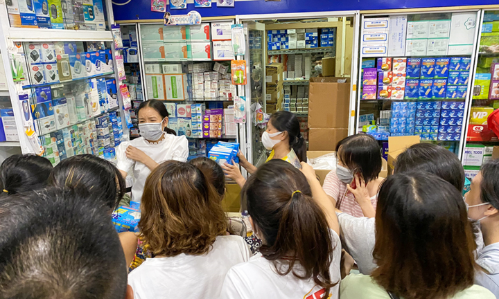 Khẩu trang lại khan hàng, tăng giá, dân buôn muốn mua nhiều cũng không có