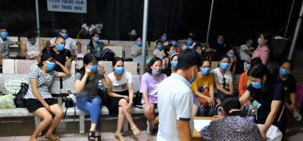 Khám sức khỏe gần 2.000 người Bắc Giang trở về từ Đà Nẵng