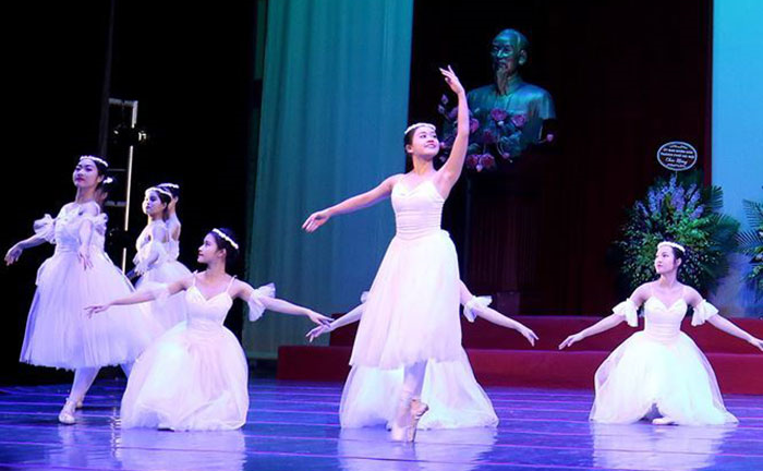 Phải dừng đào tạo hệ trung cấp, trường nghệ thuật kêu cứu