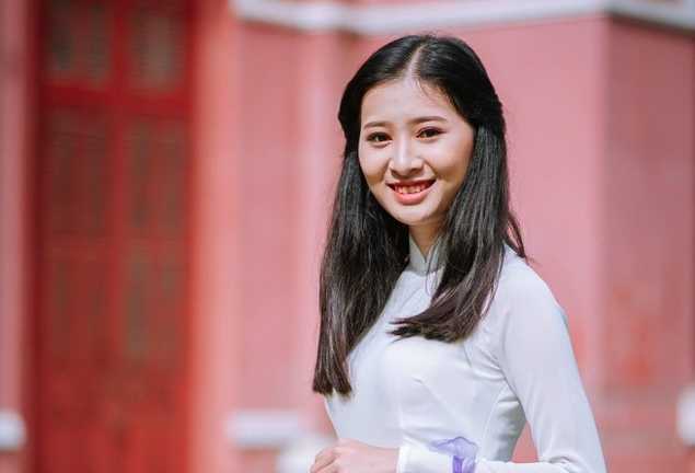 Hoa khôi Đại học Huế giỏi tiếng Anh, ước mơ làm cô giáo 