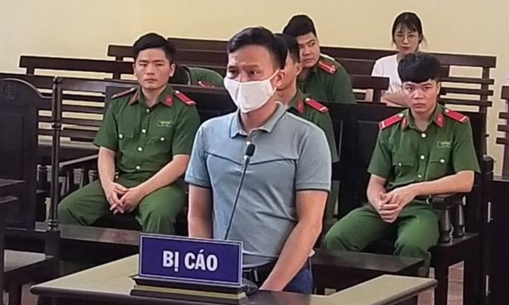 Cựu Chánh văn phòng tòa án huyện ở Hòa Bình lĩnh 30 tháng tù treo