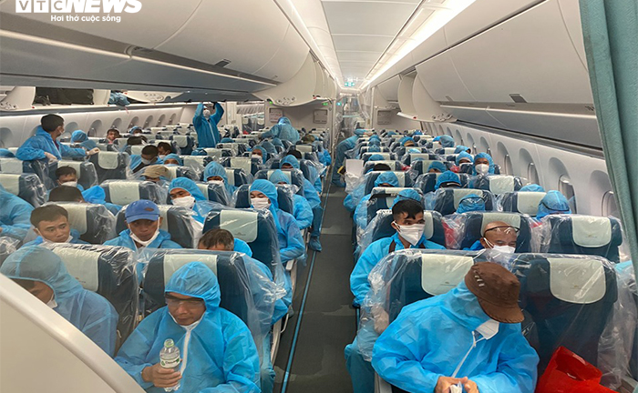 Điều đặc biệt của chuyến bay Guinea Xích Đạo chở 219 công dân Việt Nam về nước