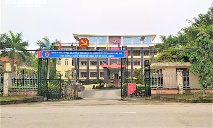 Huyện nợ hơn 50 tỷ đồng chi tiêu vặt: Cách chức nguyên Bí thư, Chủ tịch