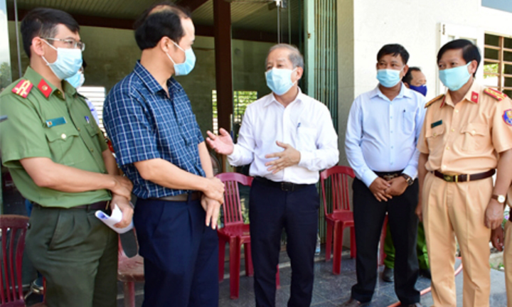 Chủ tịch tỉnh Thừa Thiên - Huế chỉ ra lỗ hổng trong khai báo y tế phòng COVID-19
