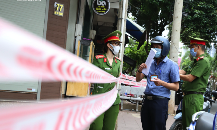 Dịch COVID-19 ảnh hưởng đến việc thụ hưởng quyền con người ở Việt Nam