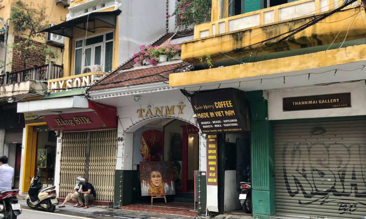 Phố cổ Hà Nội kinh doanh ế ẩm giữa mùa dịch COVID-19
