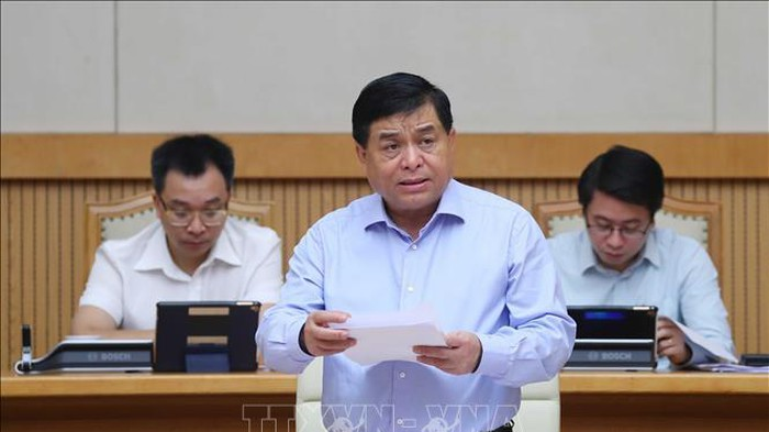 Bộ trưởng Kế hoạch - Đầu tư: Xem xét gia hạn, bổ sung chính sách hỗ trợ COVID-19