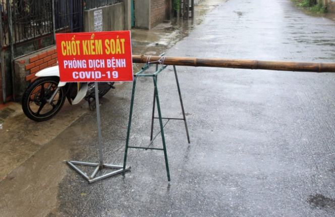 Thái Bình phong tỏa 1 cụm dân cư liên quan đến nhân viên xe bus mắc COVID-19