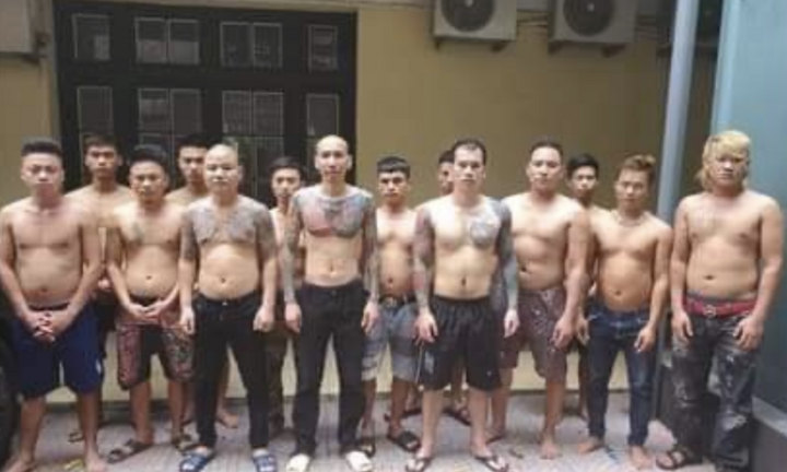 Bắt giữ hàng loạt đàn em của 'giang hồ mạng' Phú Lê