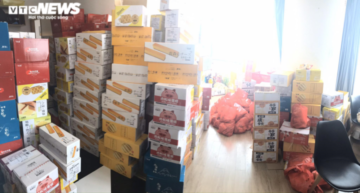 Hơn nửa tấn bánh trung thu trôi nổi suýt bị tung ra thị trường Hà Nội