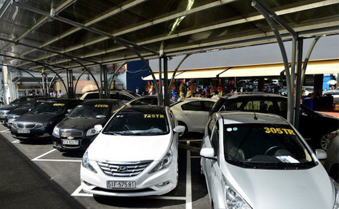 COVID-19 bùng phát, ngân hàng gấp rút rao bán ô tô cầm cố