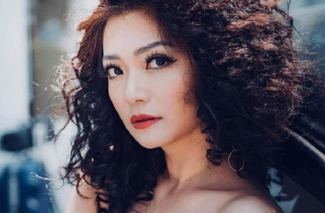 Vẻ đẹp lộng lẫy tuổi 39 của Nhung 'Phía trước là bầu trời'