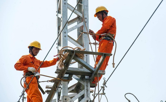 Đề xuất tính điện một giá gần 3.000 đồng/kWh: Người tiêu dùng phản ứng gì?