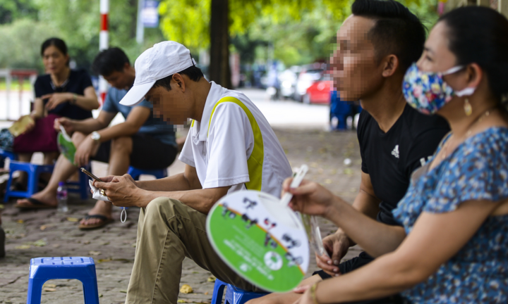 Người dân Hà Nội vẫn chủ quan, thờ ơ trước COVID-19? 