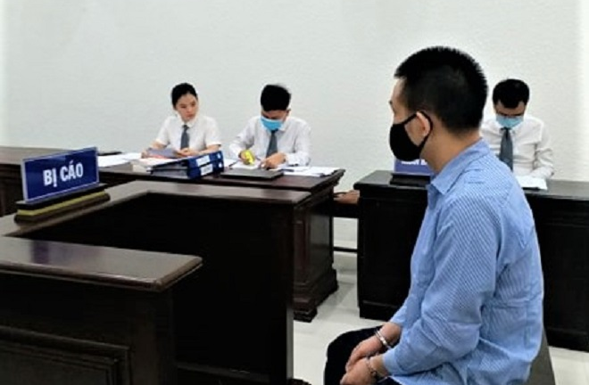 Xét xử gã đầu bếp nhà hàng đâm chết thực khách