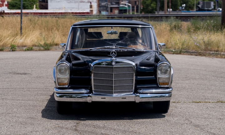 Limousine của Ngoại trưởng Trung Quốc được rao bán