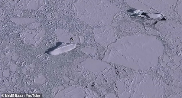 Vật thể lạ nghi tàu băng nằm trơ trọi ở ngoài khơi Nam Cực