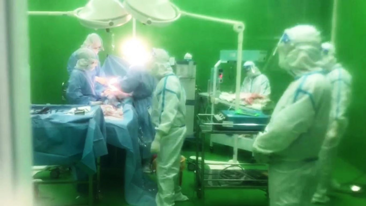 Mổ 'bắt con' thành công cho sản phụ mắc COVID-19 ở Đà Nẵng 