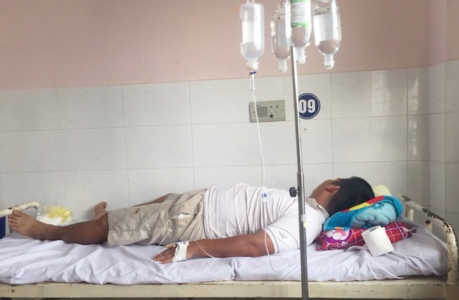 9X uống thuốc sâu tự tử bị đưa đi chấp hành án khi đang nằm viện