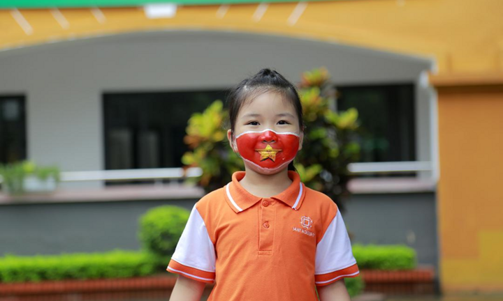 Học sinh Hà Nội vẽ khẩu trang lên mặt, truyền thông điệp phòng chống COVID-19