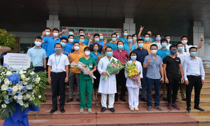 Toàn bộ phi hành đoàn từ Guinea Xích đạo về nước âm tính với COVID-19