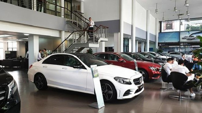 Mua xe vào 'tháng cô hồn', khách có lợi gì?