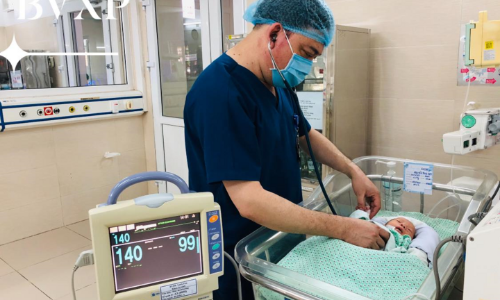 Nữ sinh vứt con sơ sinh xuống khe tường: Hàng xóm không biết cô gái mang thai