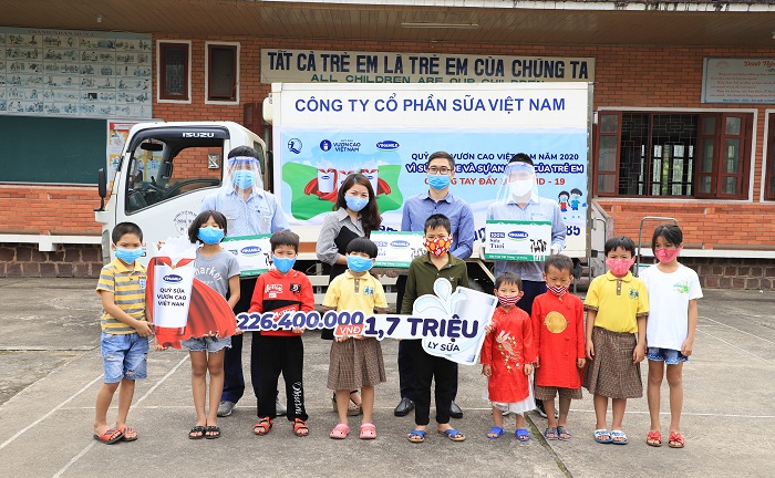 Hành trình xuyên mùa dịch của Quỹ sữa Vươn Cao Việt Nam năm thứ 13