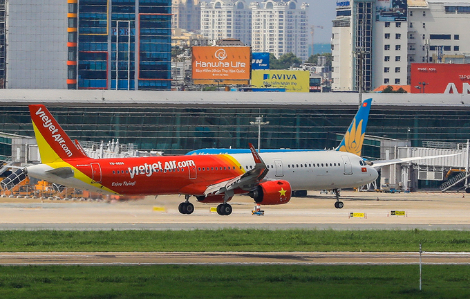Đề xuất mở lại đường bay quốc tế: Chuyên gia nói gì?