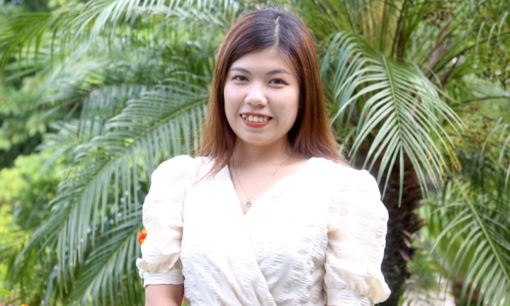 Nữ thủ khoa ĐH Ngoại thương: Thạo 4 thứ tiếng, làm việc ở tập đoàn đa quốc gia