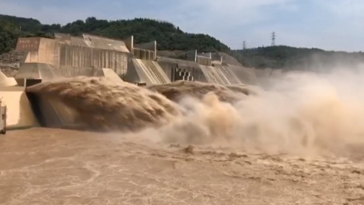 Trung Quốc: Lũ kỷ lục 24 năm ở Hà Nam, hồ Tam Môn Hiệp xả hết công suất