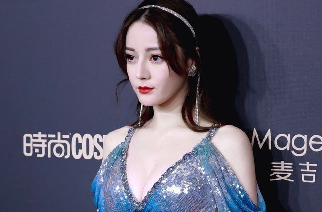 Cát-xê khủng của Địch Lệ Nhiệt Ba: Gần 7 tỷ đồng một lần tham dự sự kiện