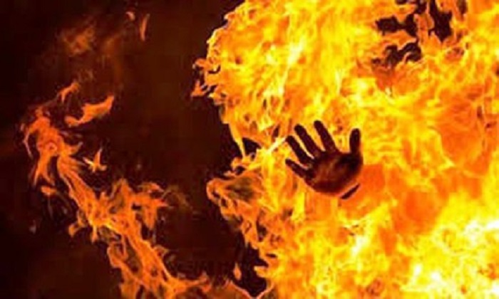 Mâu thuẫn gia đình, chồng đốt vợ rồi lên công an tự thú