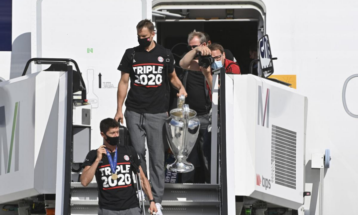 Bayern Munich mang Cup vô địch về nhà trong lặng lẽ