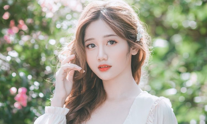 10X ĐH Kinh tế quốc dân 'gây thương nhớ' với gương mặt khả ái, đôi mắt to tròn